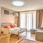 Central Apartments Apart Otel 4*