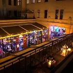 Central Apartments 4*