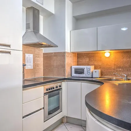 Central Apartments *