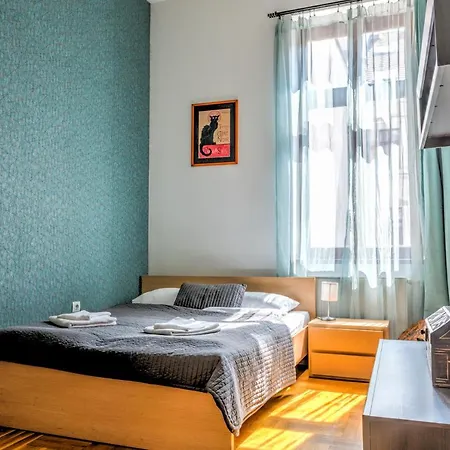 Ξενοδοχείο με διαμερίσματα Central Apartments 4*