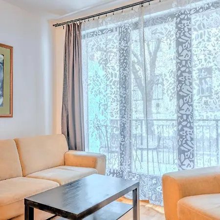 Central Apartments 4*