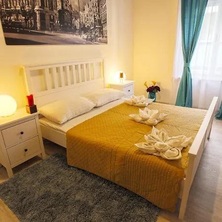 Central Apartments 4*