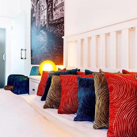 Central Apartments 4*