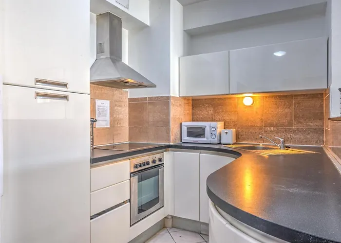 Central Apartments 4*