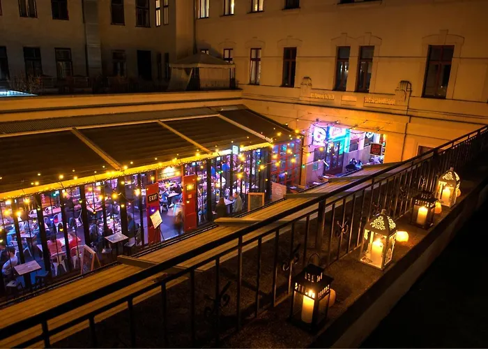 Central Apartments 4*
