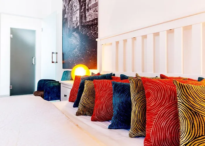 Central Apartments 4*